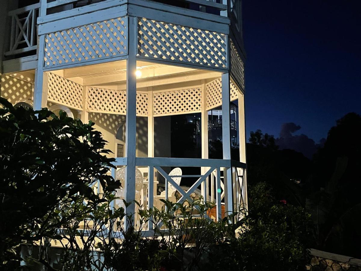 Hummingbird Retreat - Luxury Oceanview Apt, 7-Minute Walk To Beach Ocho Rios Exterior foto