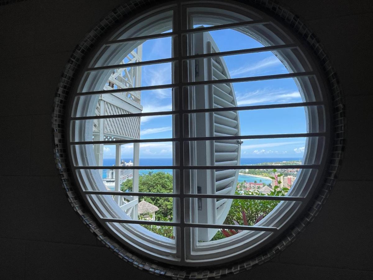 Hummingbird Retreat - Luxury Oceanview Apt, 7-Minute Walk To Beach Ocho Rios Exterior foto