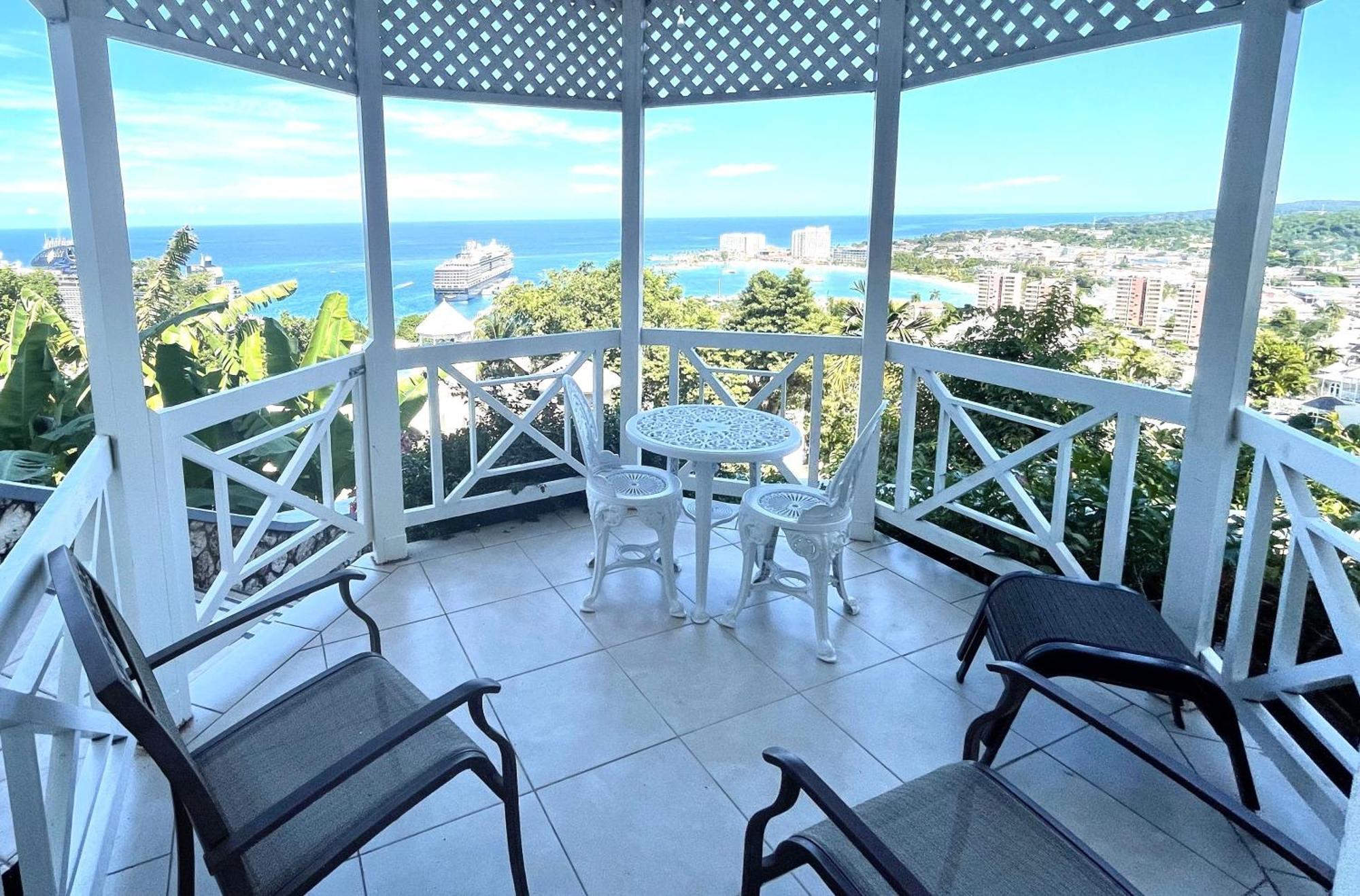 Hummingbird Retreat - Luxury Oceanview Apt, 7-Minute Walk To Beach Ocho Rios Exterior foto